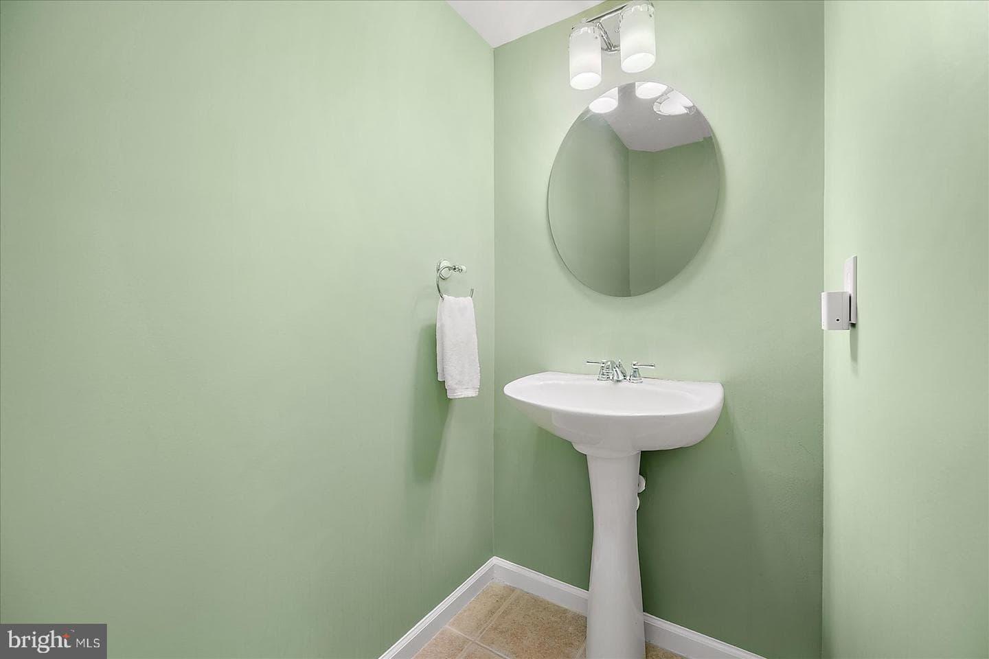 208 7th St # 2 photo 29