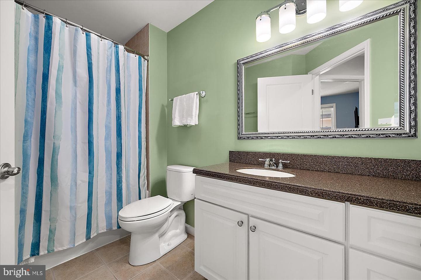 208 7th St # 2 photo 34