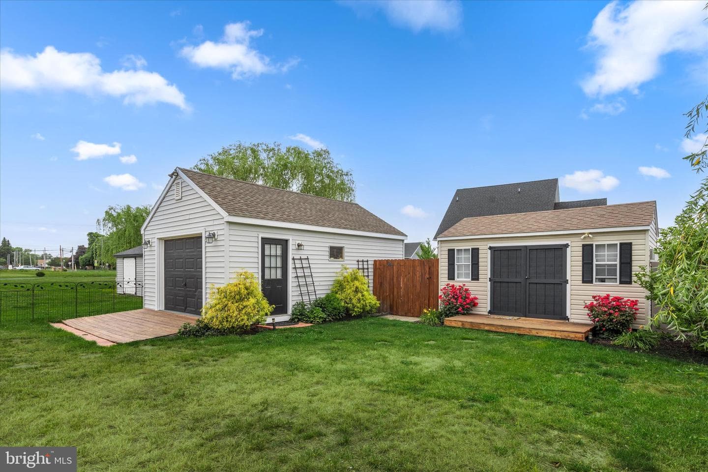 603 Hillcrest Drive photo 36