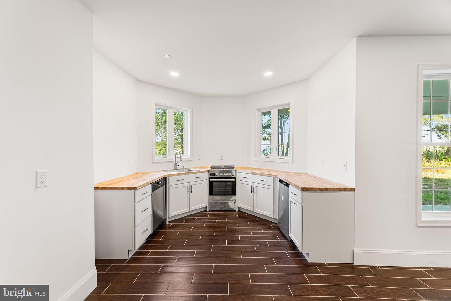 10313 Thirty Knots Ln photo 16