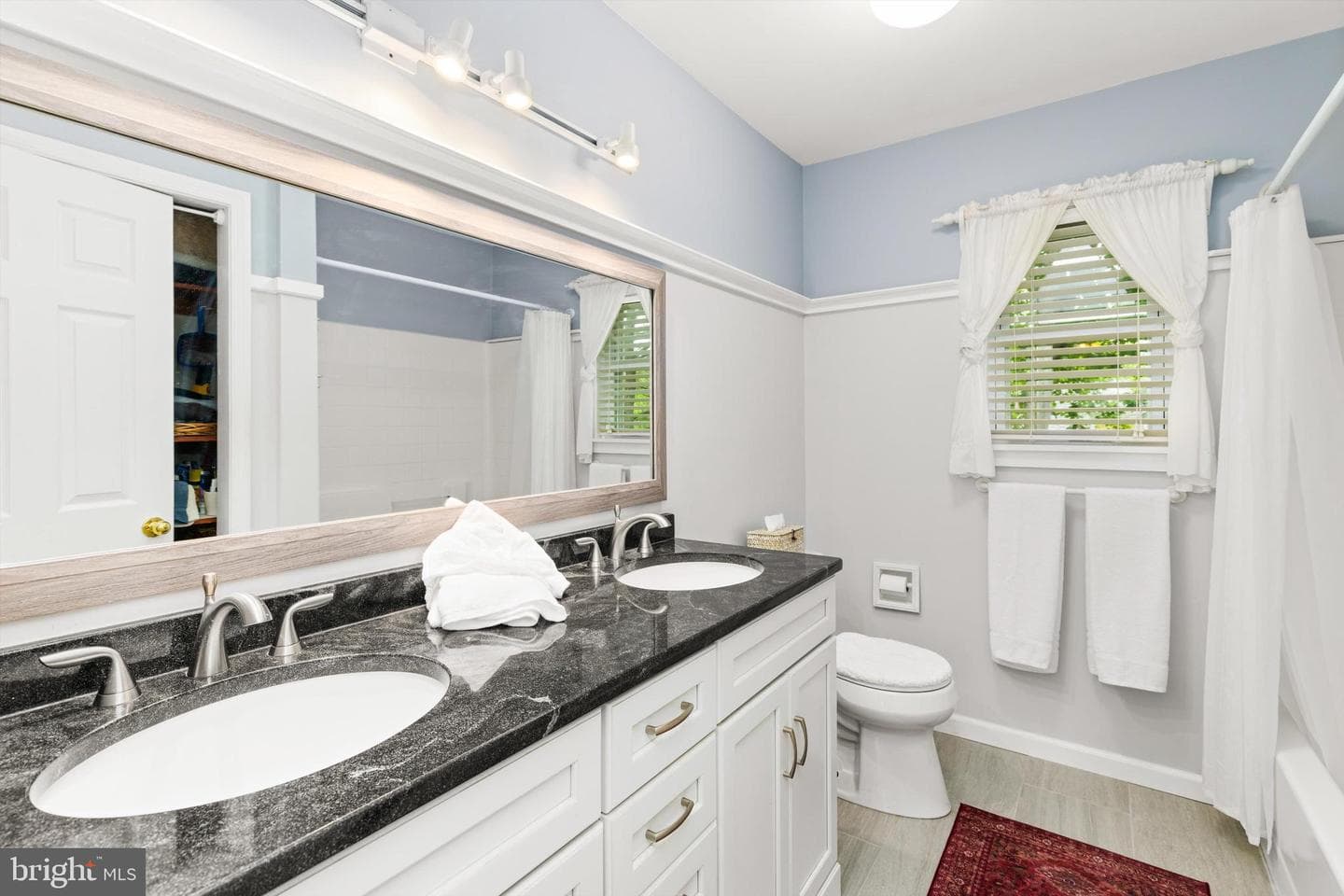 526 Ocean Pkwy photo 29