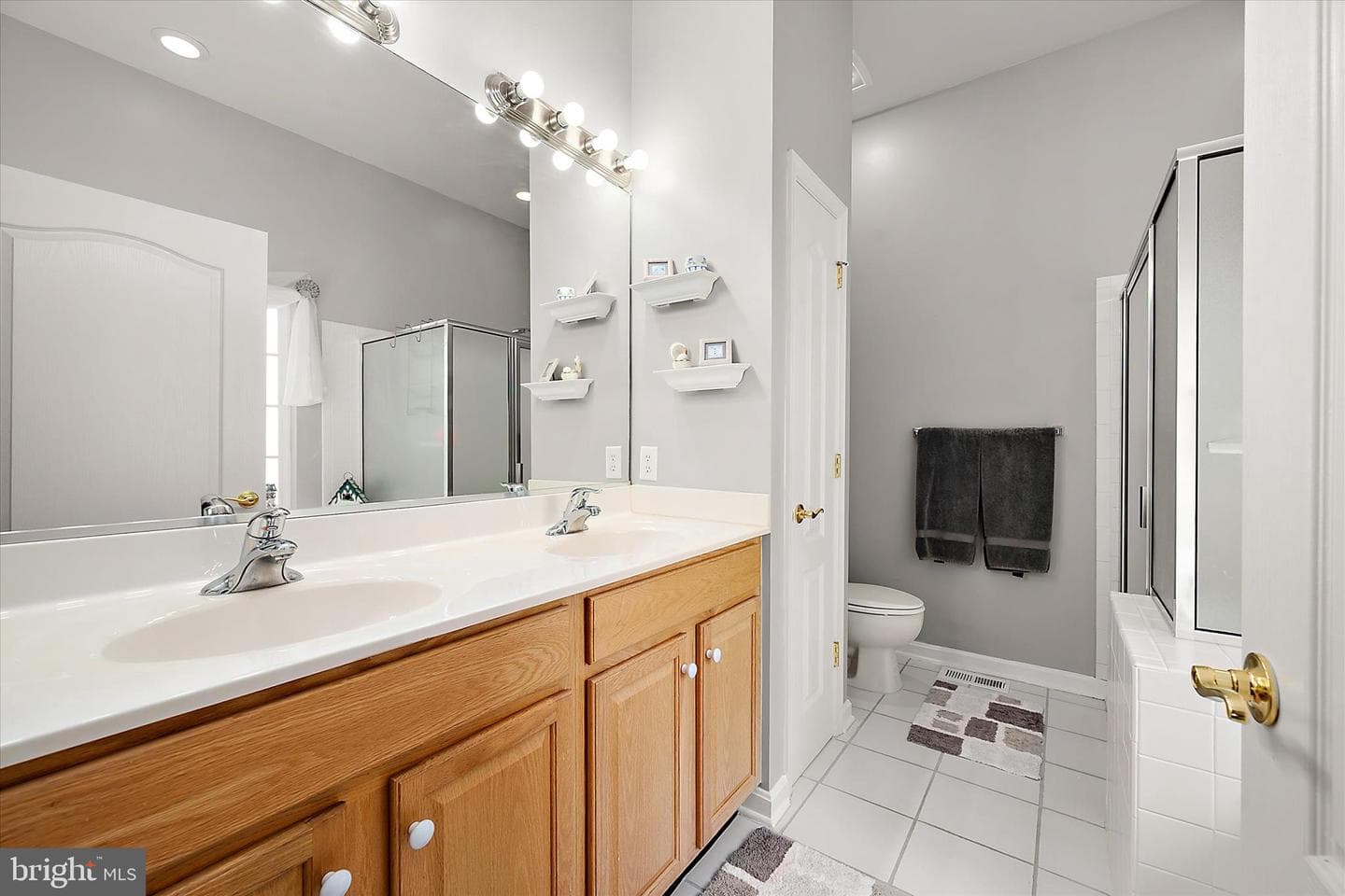 95 Chatham Court photo 33