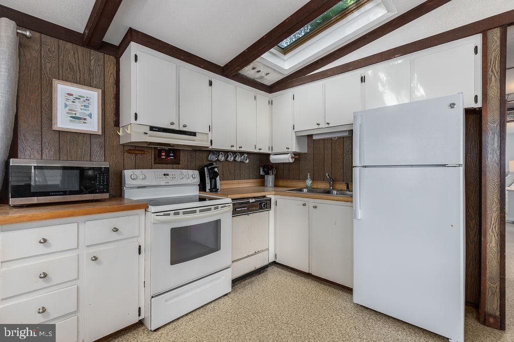 44 Grand Port Road photo 16
