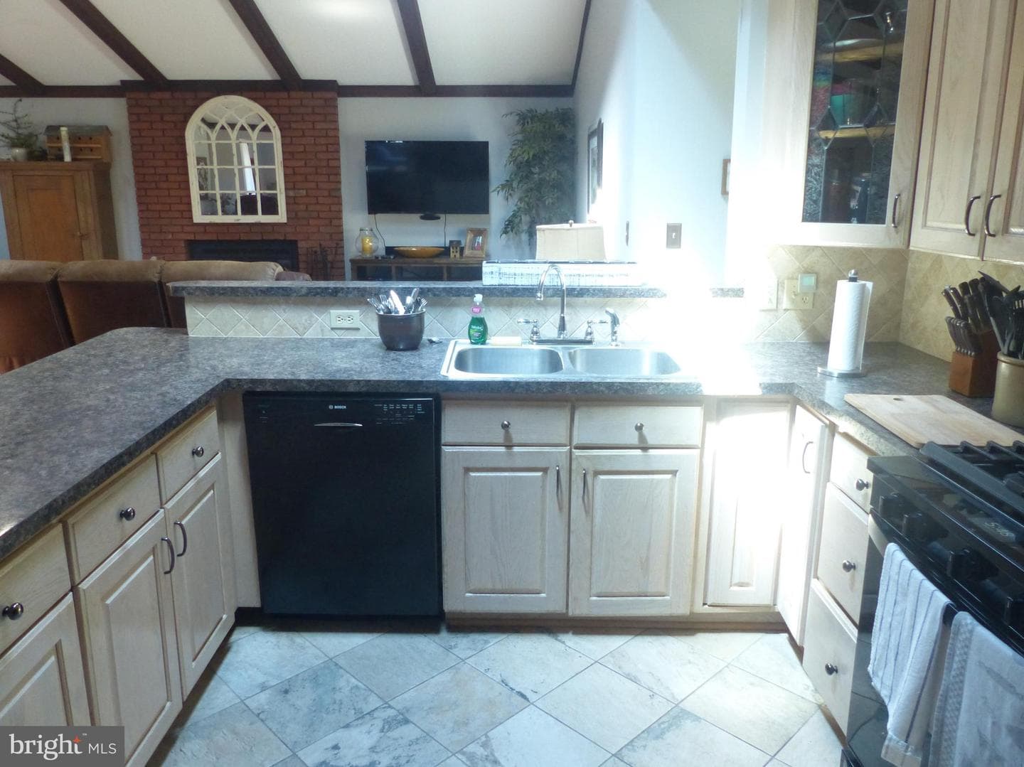 48 Battersea Road photo 11