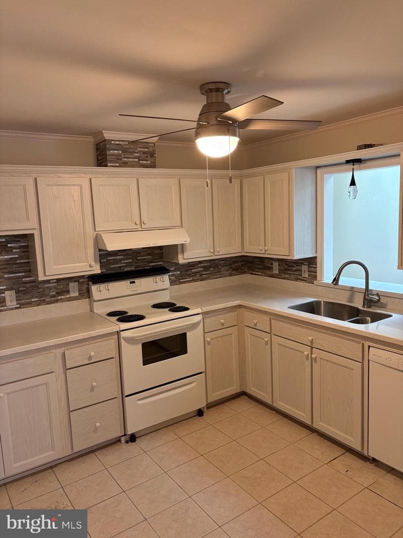 170 Windjammer Road photo 14