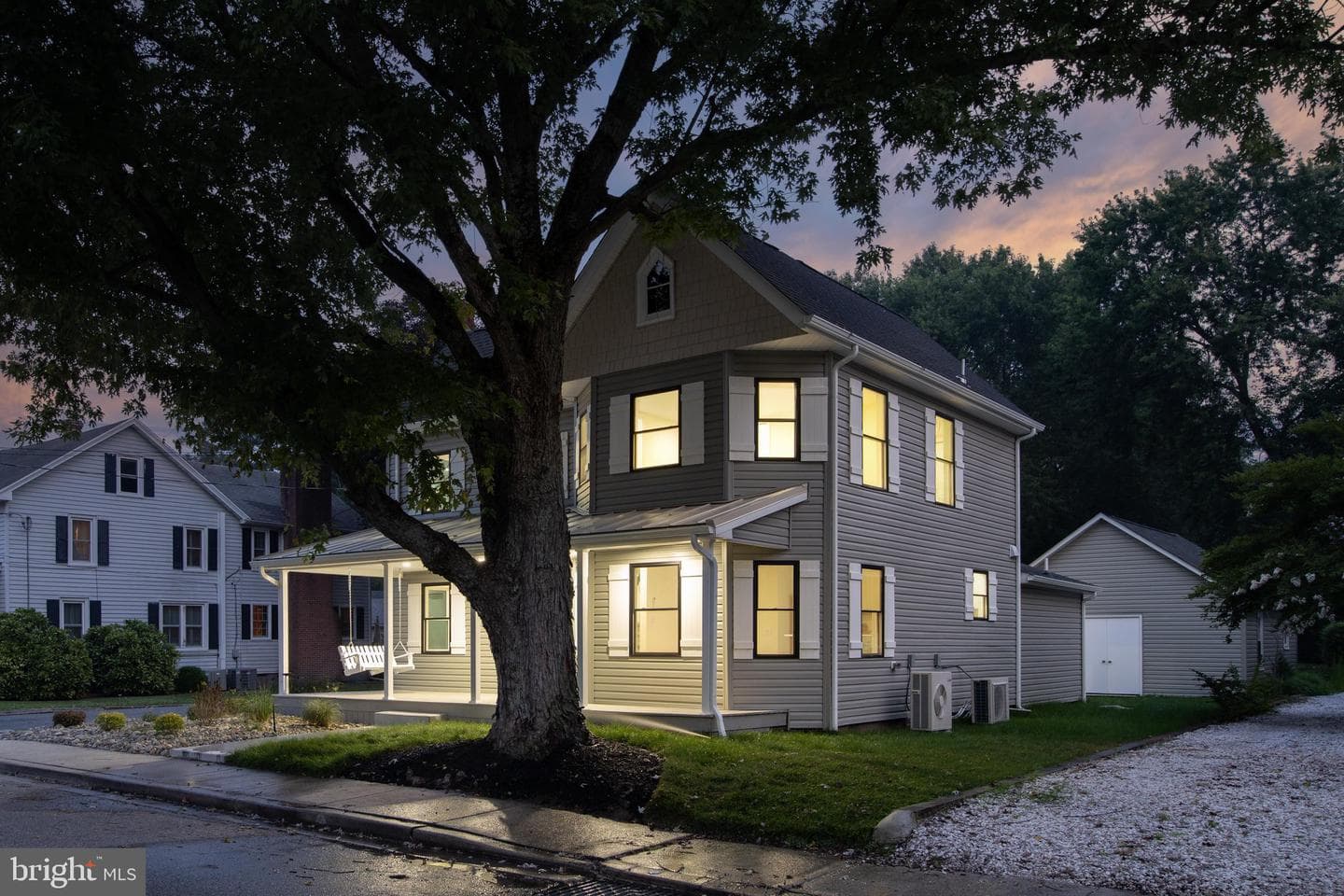 12 Burley Street photo 3