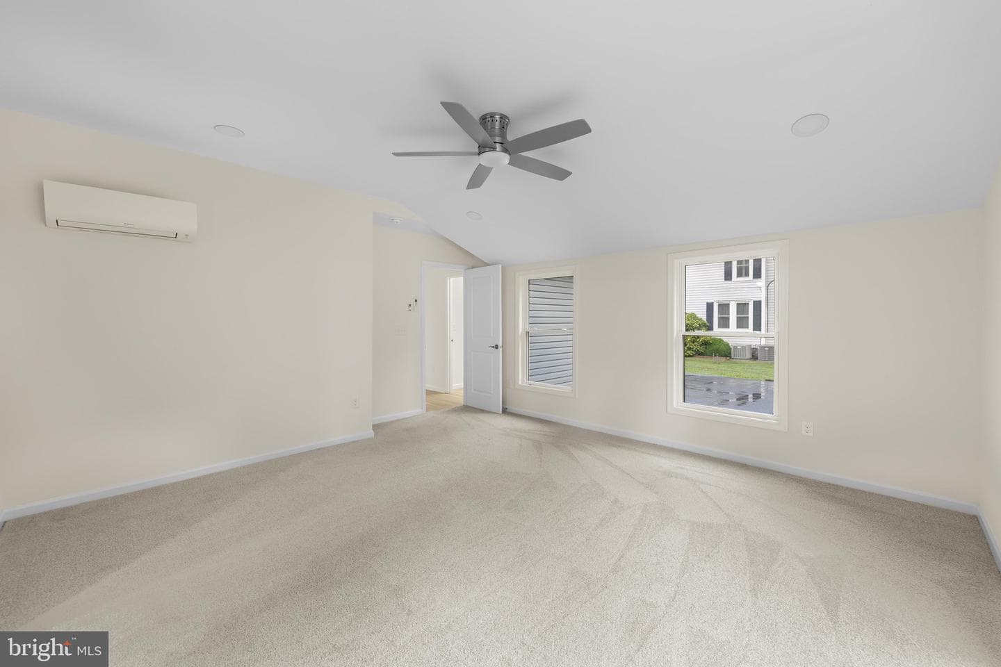 12 Burley Street photo 39