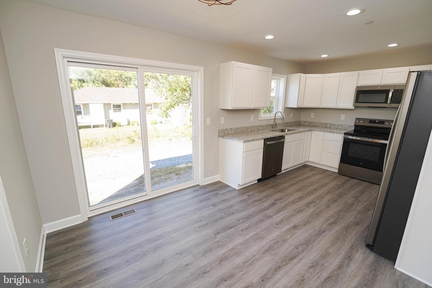 621 Cedar Street photo 7