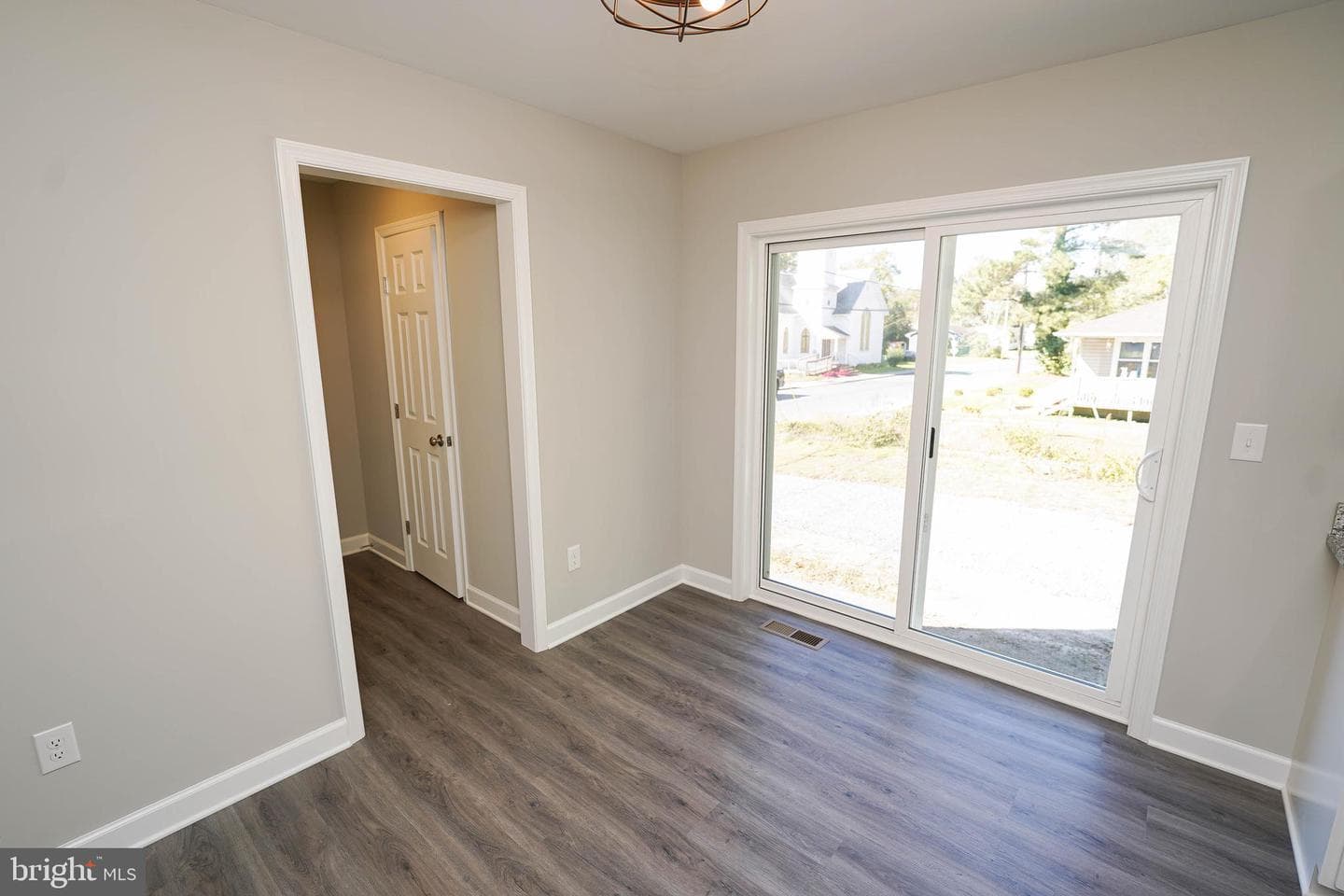 621 Cedar Street photo 8