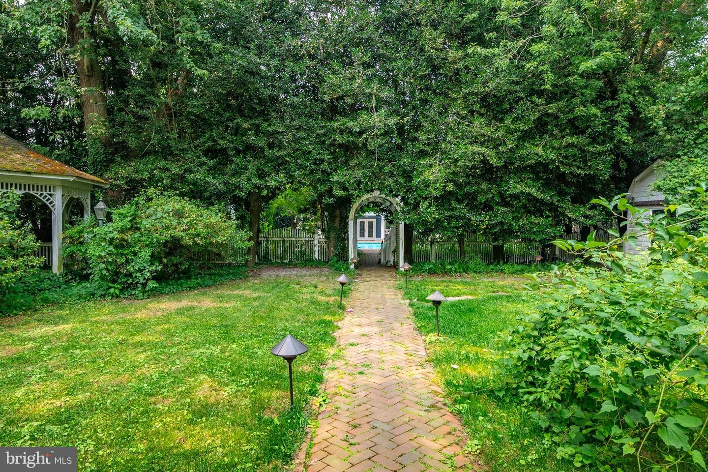 214 Broad Street photo 96