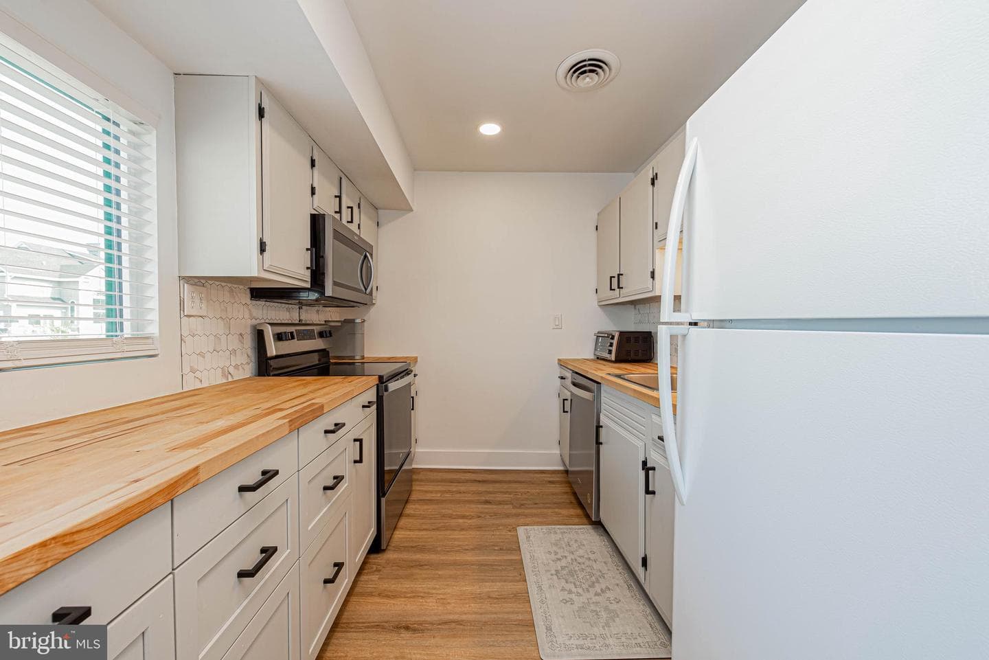 10612 Pine Needle Road photo 11