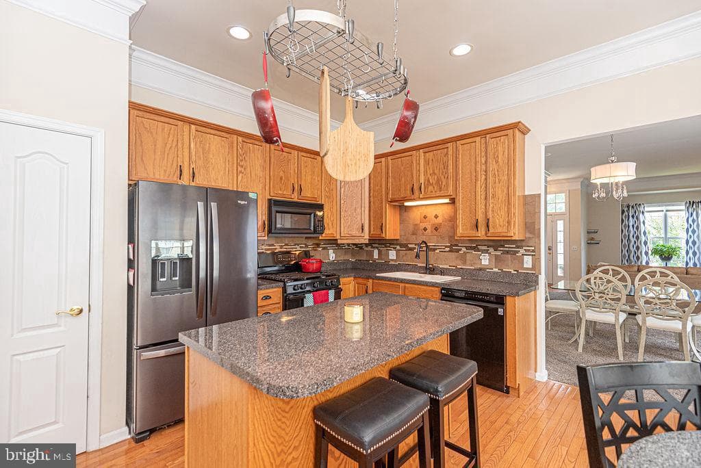6 Easton Avenue photo 13