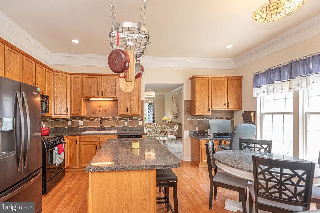 6 Easton Avenue photo 16