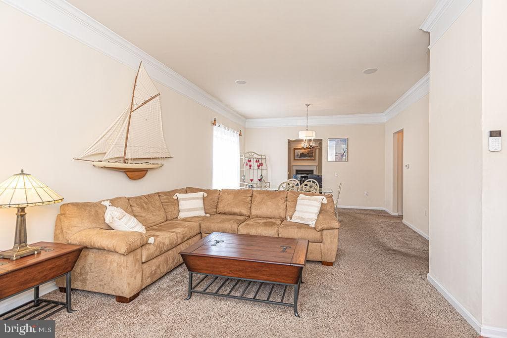 6 Easton Avenue photo 4