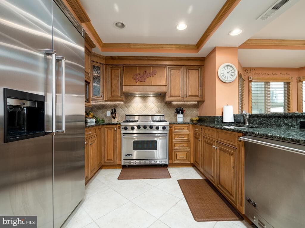 6301 Atlantic Avenue #301 Carly E photo 5