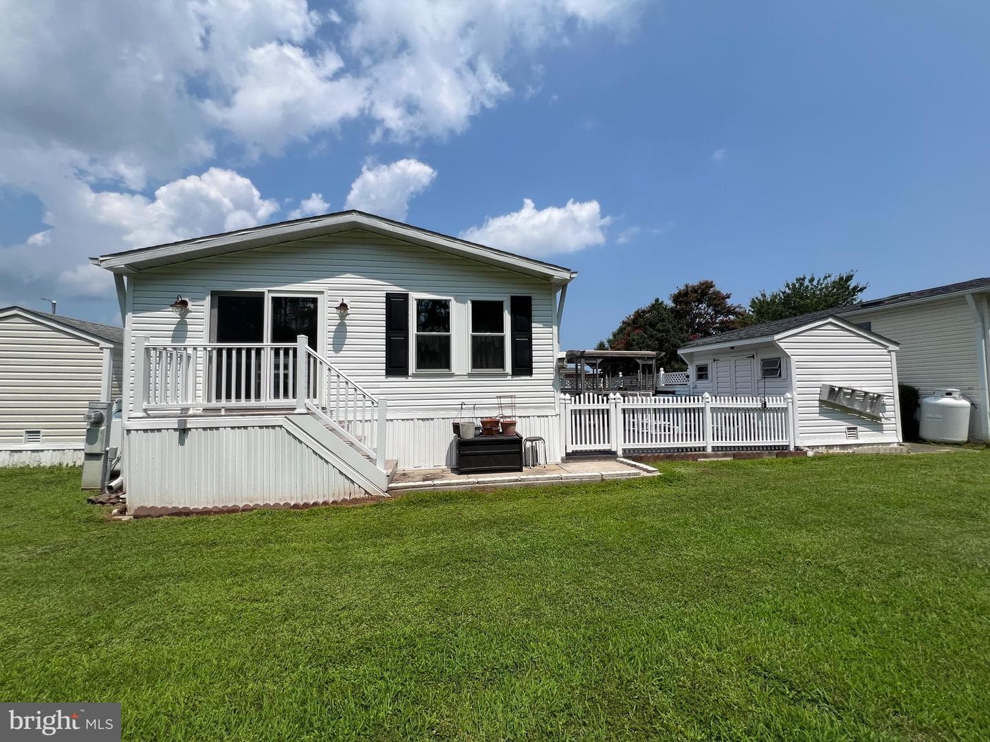 8220 Skipjack Drive photo 1