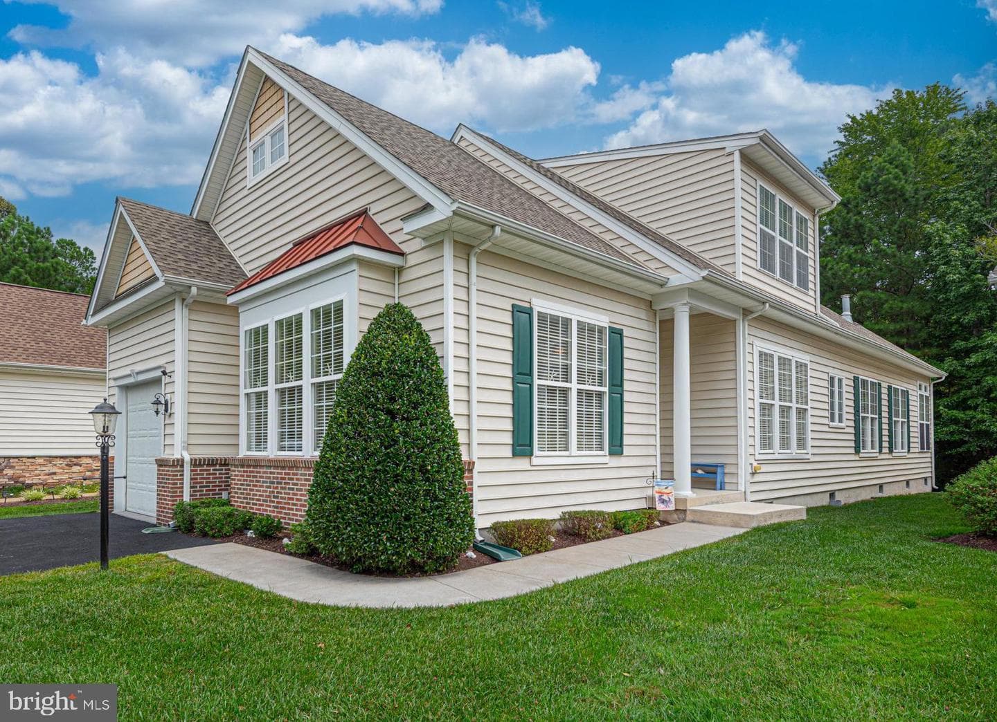 1 Columbia Avenue photo 1