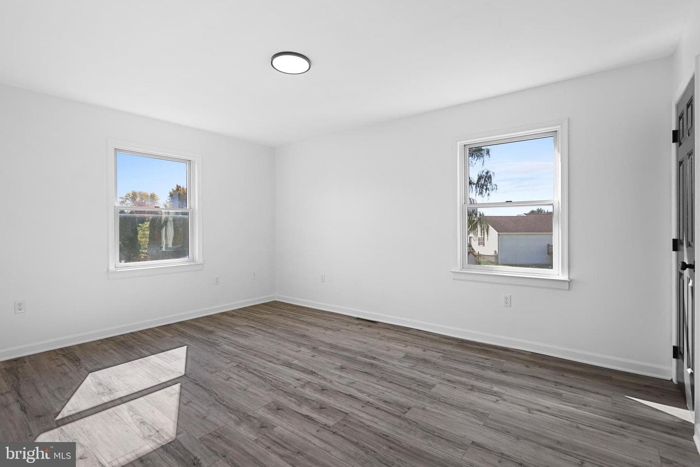 85 Thomas Drive photo 20