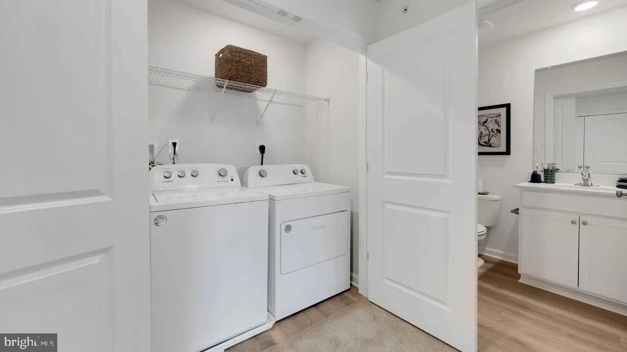 22 Windsor Ct photo 4