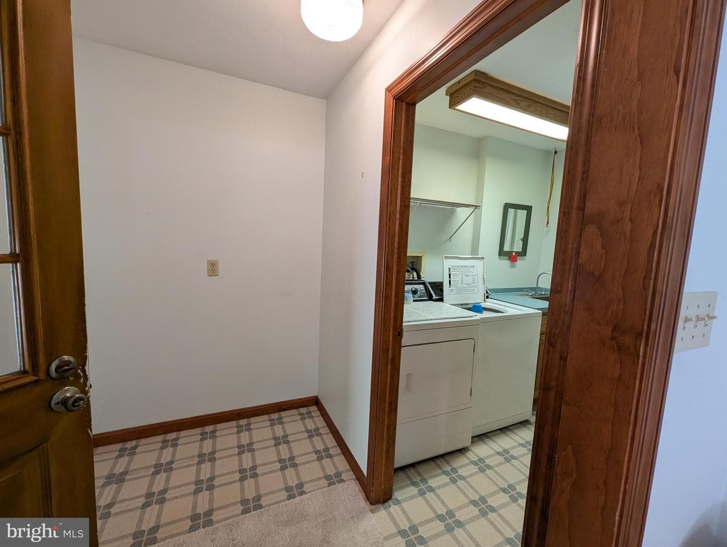380 Belmont Road photo 32