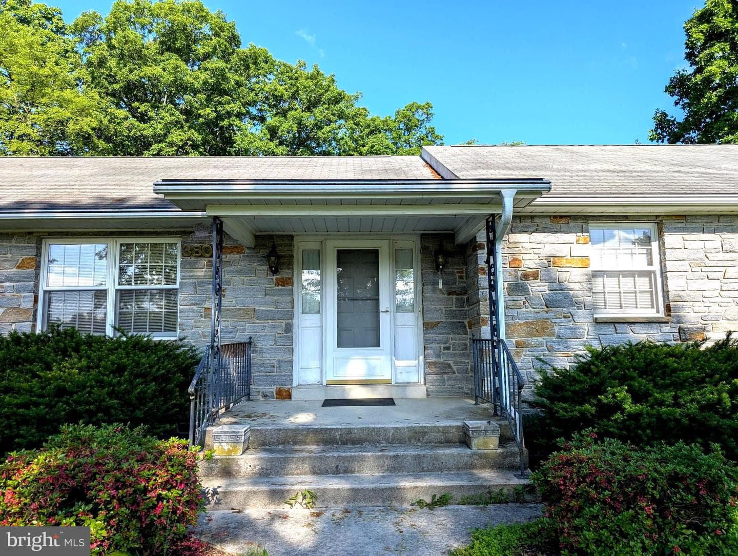 380 Belmont Road photo 4