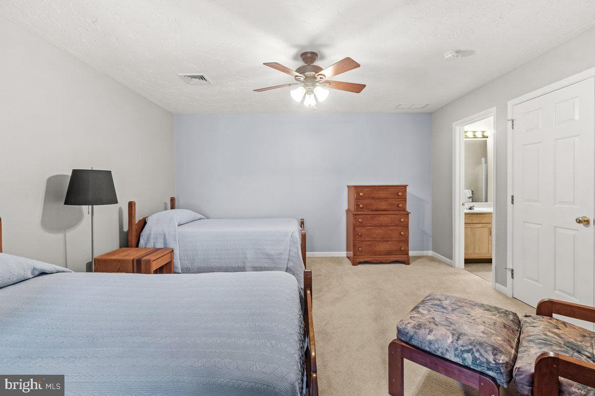 49 Longhorn Lane photo 32