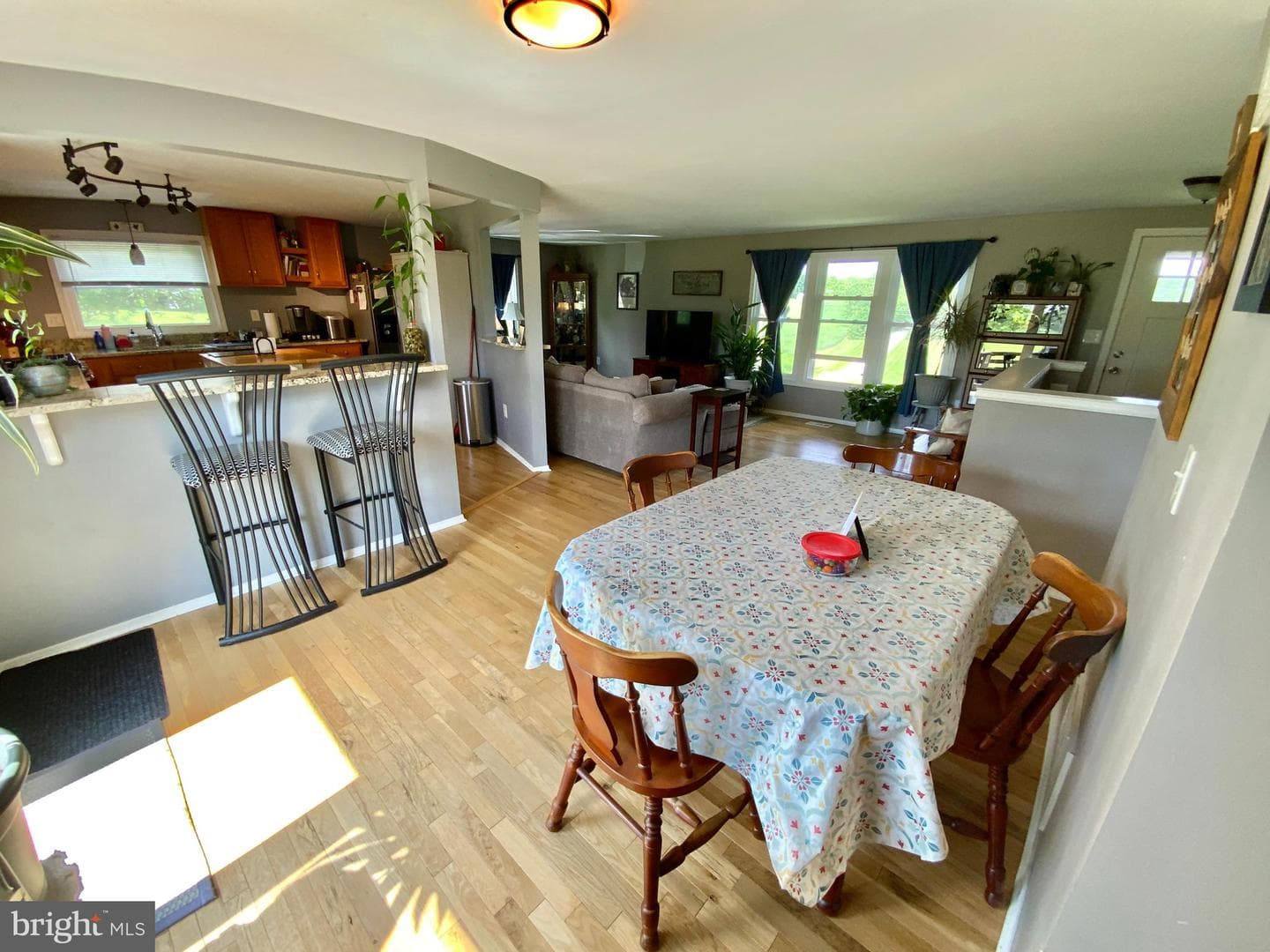 655 New Chester Road photo 20