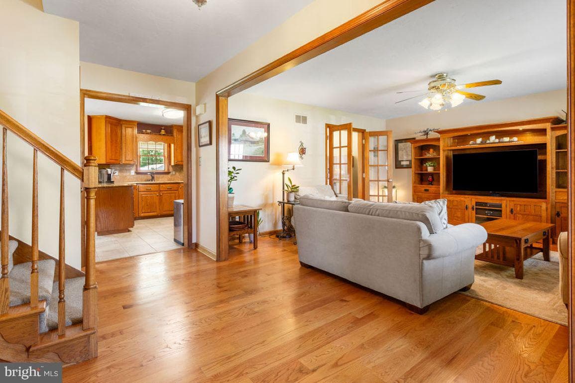 3 Wheaton Drive photo 3