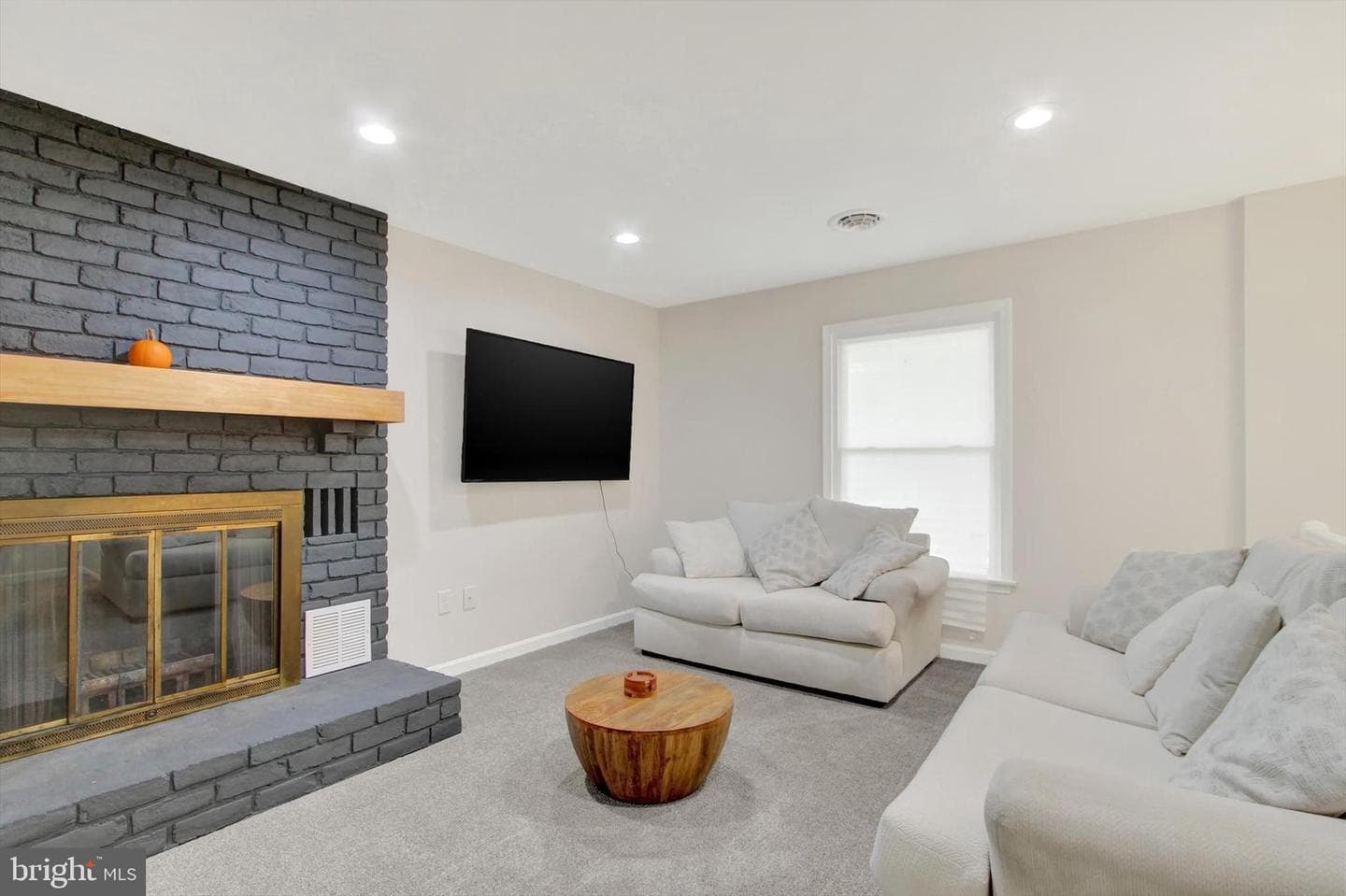 630 Mehring Road photo 3