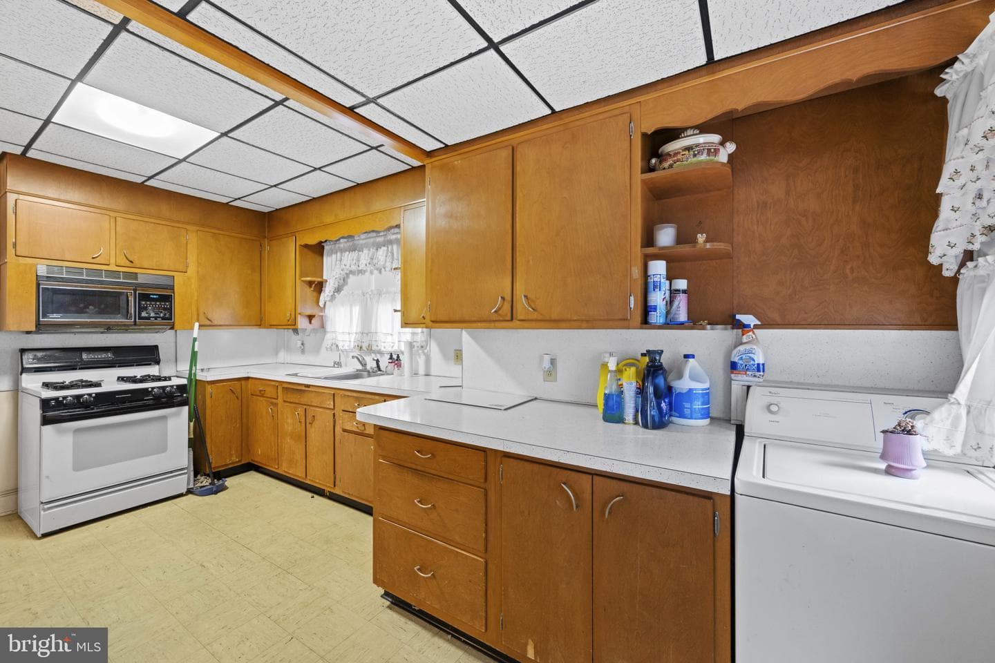 549 E King Street photo 7