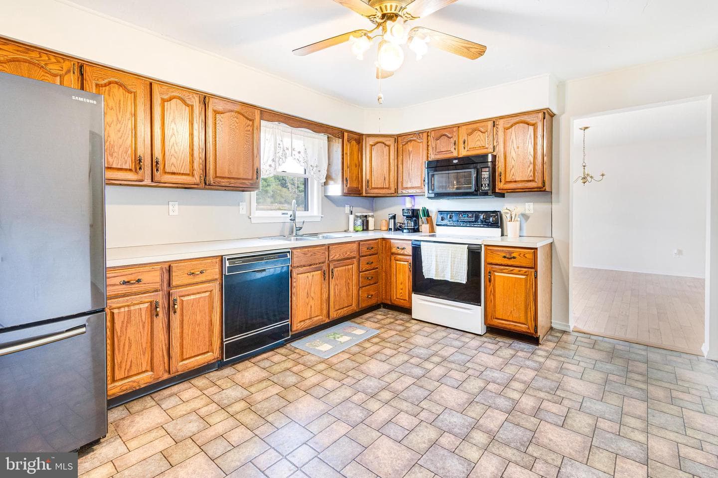 2238 Harney Road photo 17
