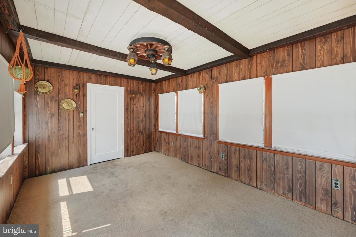 33 Ridge Avenue photo 36