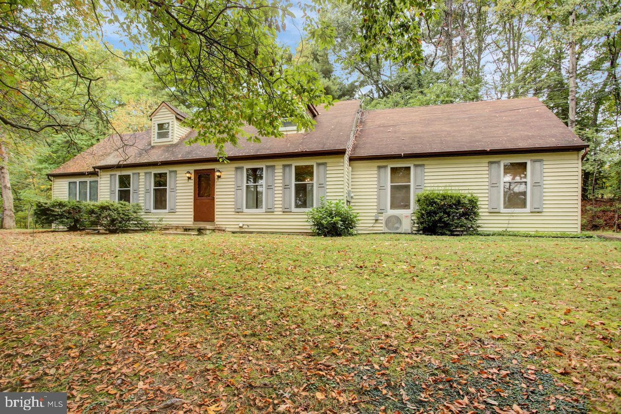 721 Narrows Road photo 1