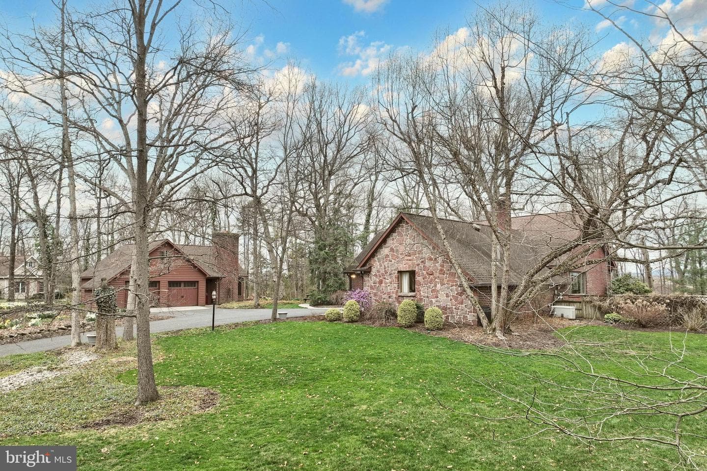 10 White Oak Trail photo 3