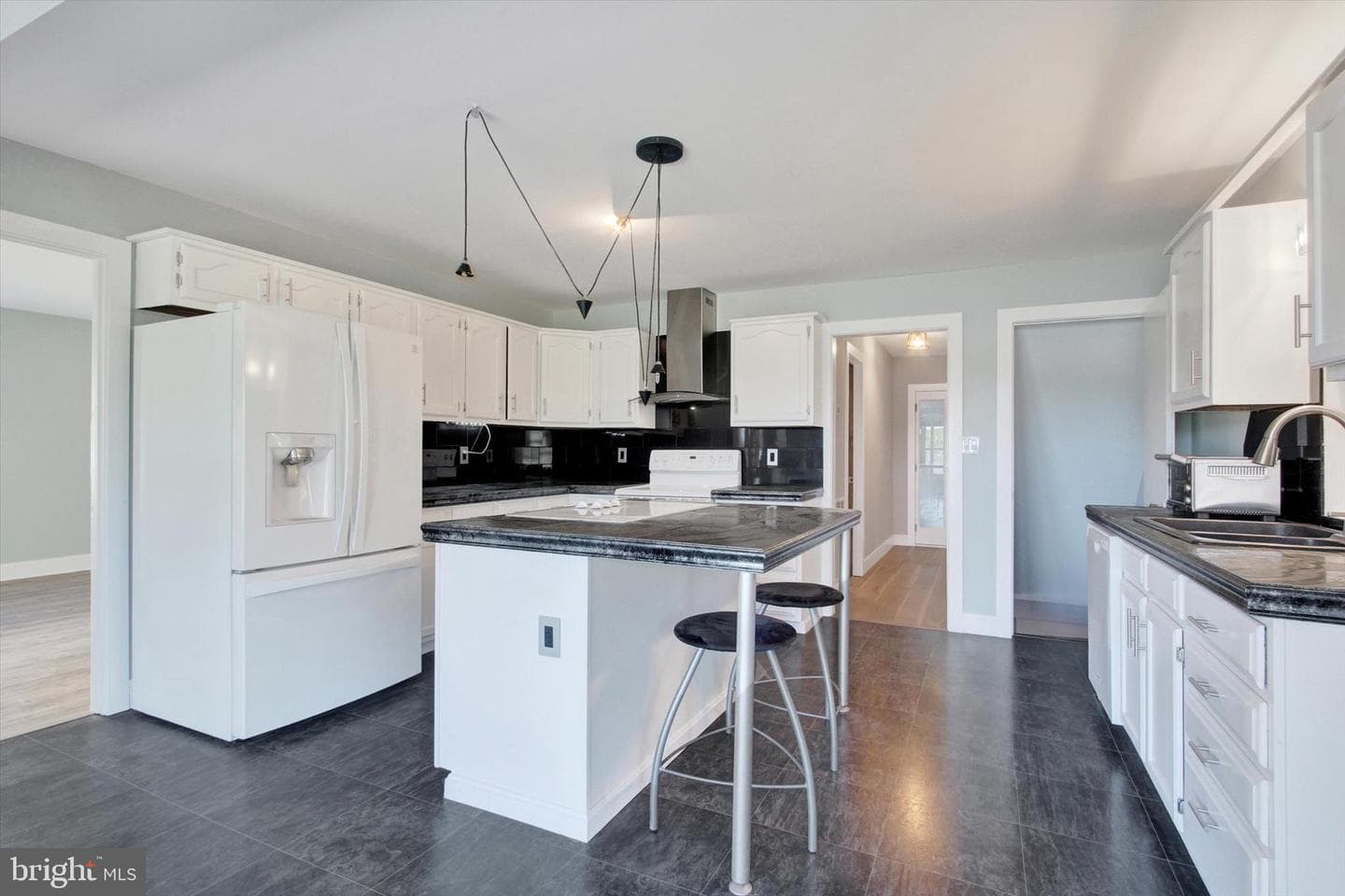400 Lake Meade Drive photo 16