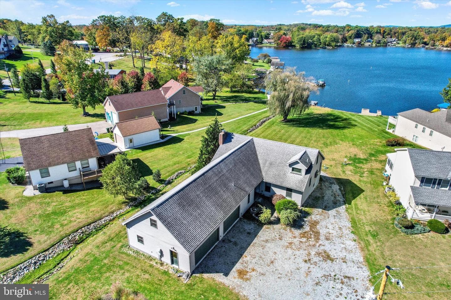 400 Lake Meade Drive photo 4