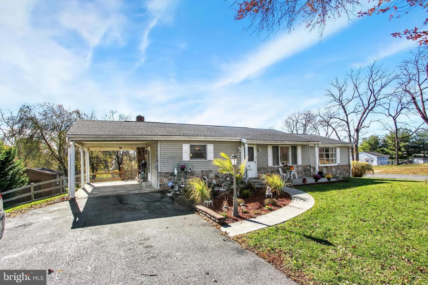 1365 Hanover Road photo 2