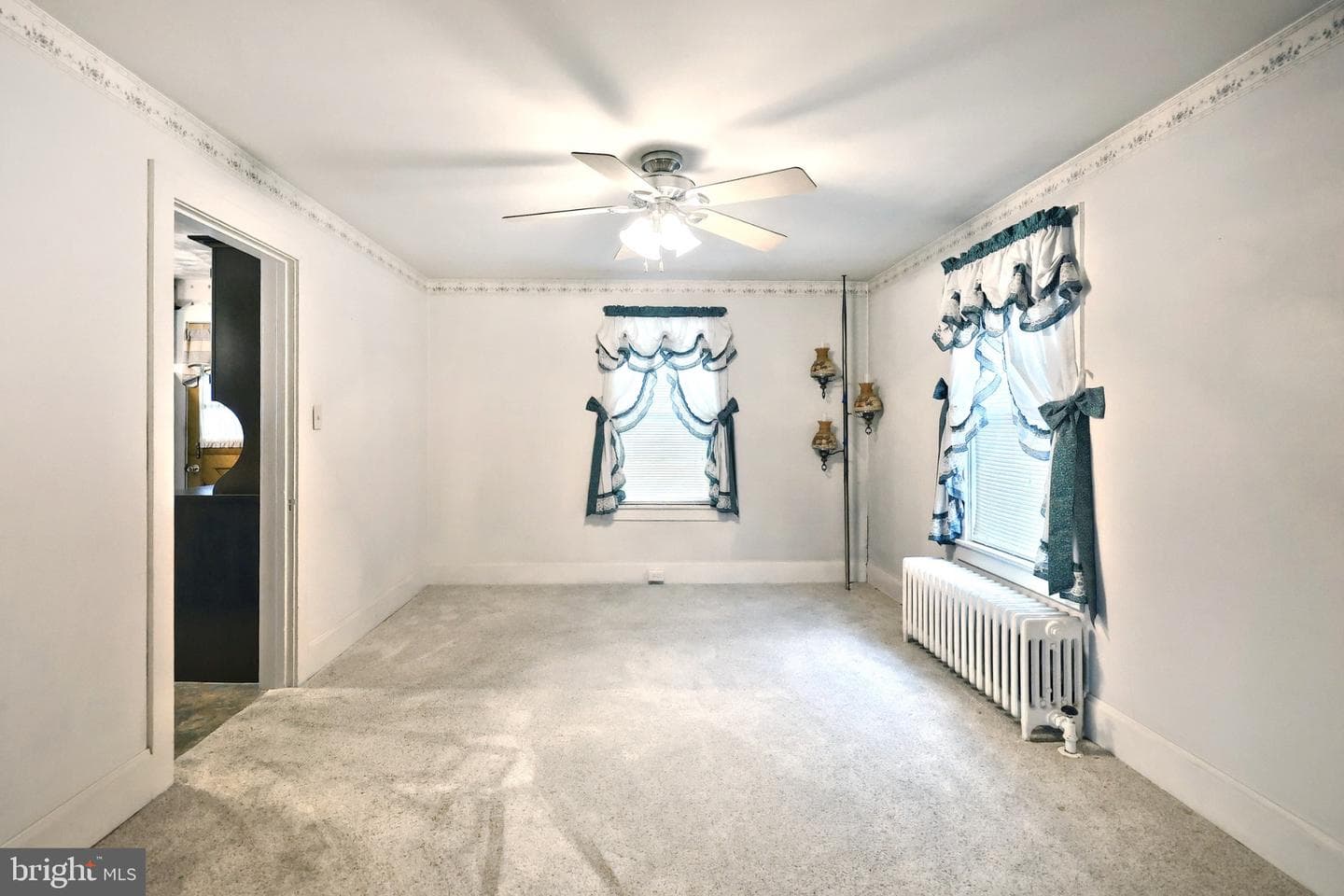 152 W York Street photo 13