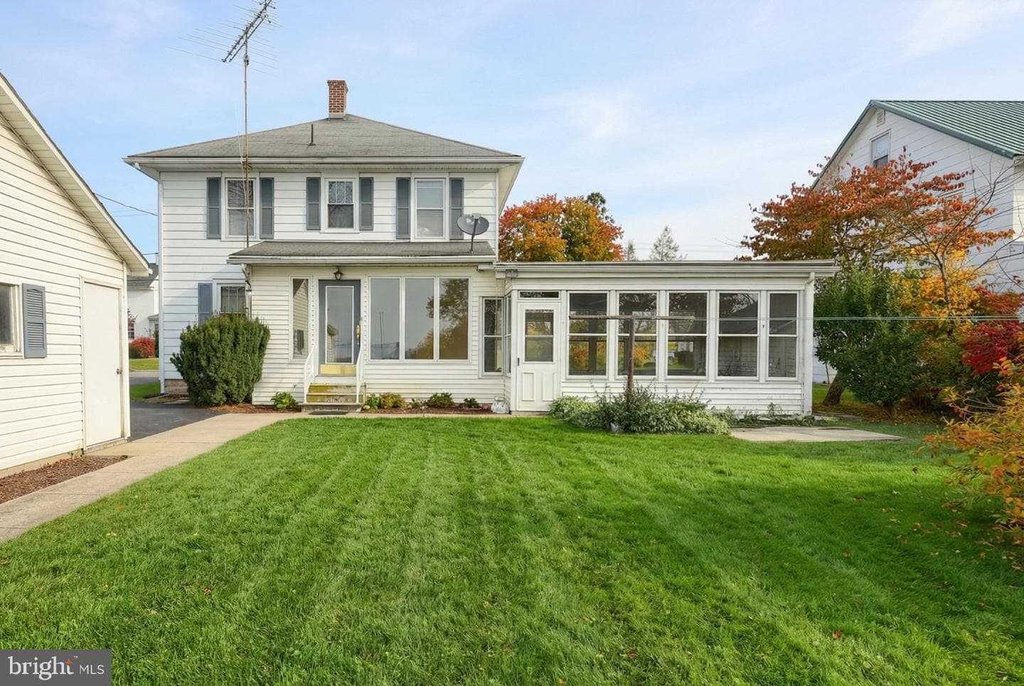 152 W York Street photo 4