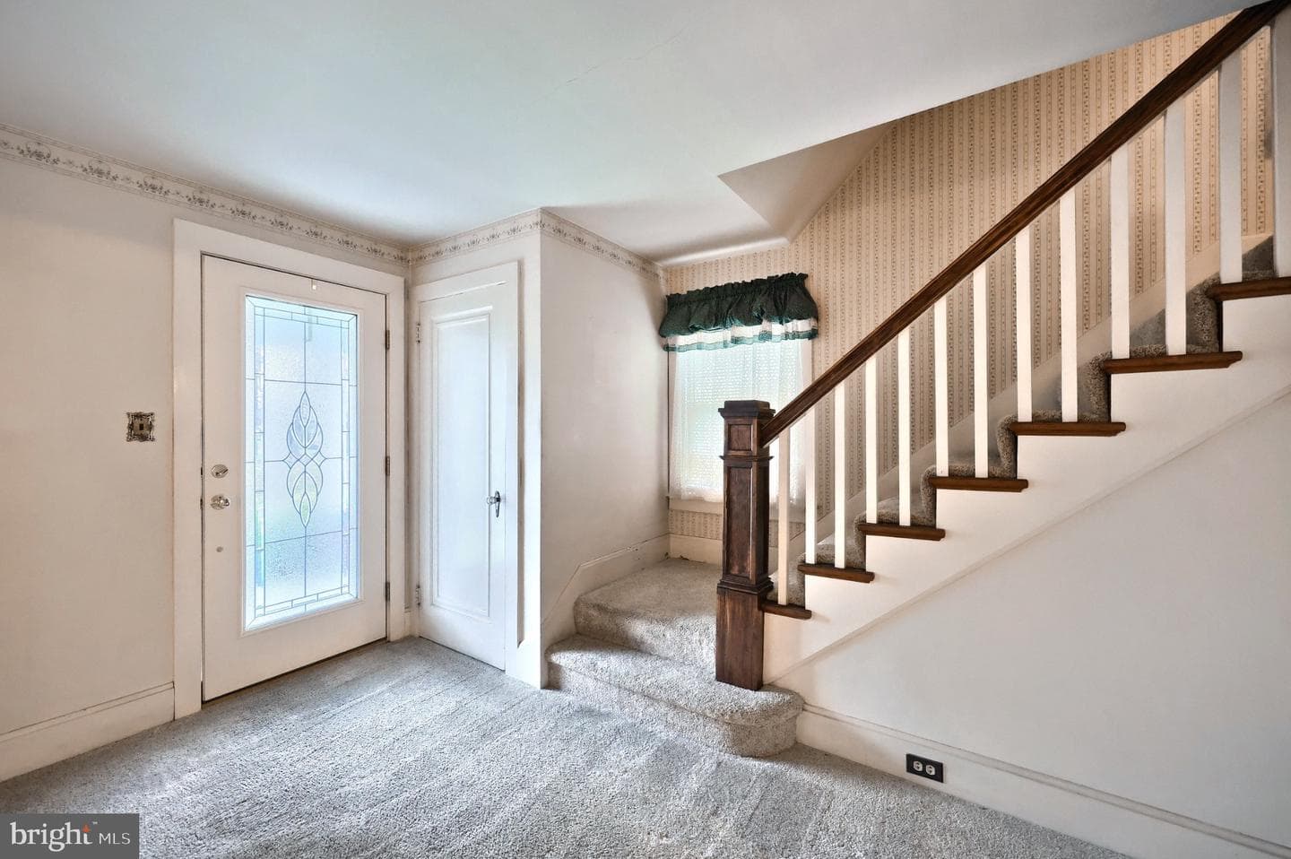 152 W York Street photo 7