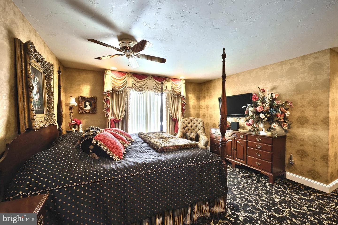 60 Hunters Circle photo 30