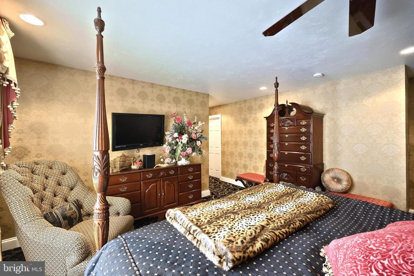 60 Hunters Circle photo 31