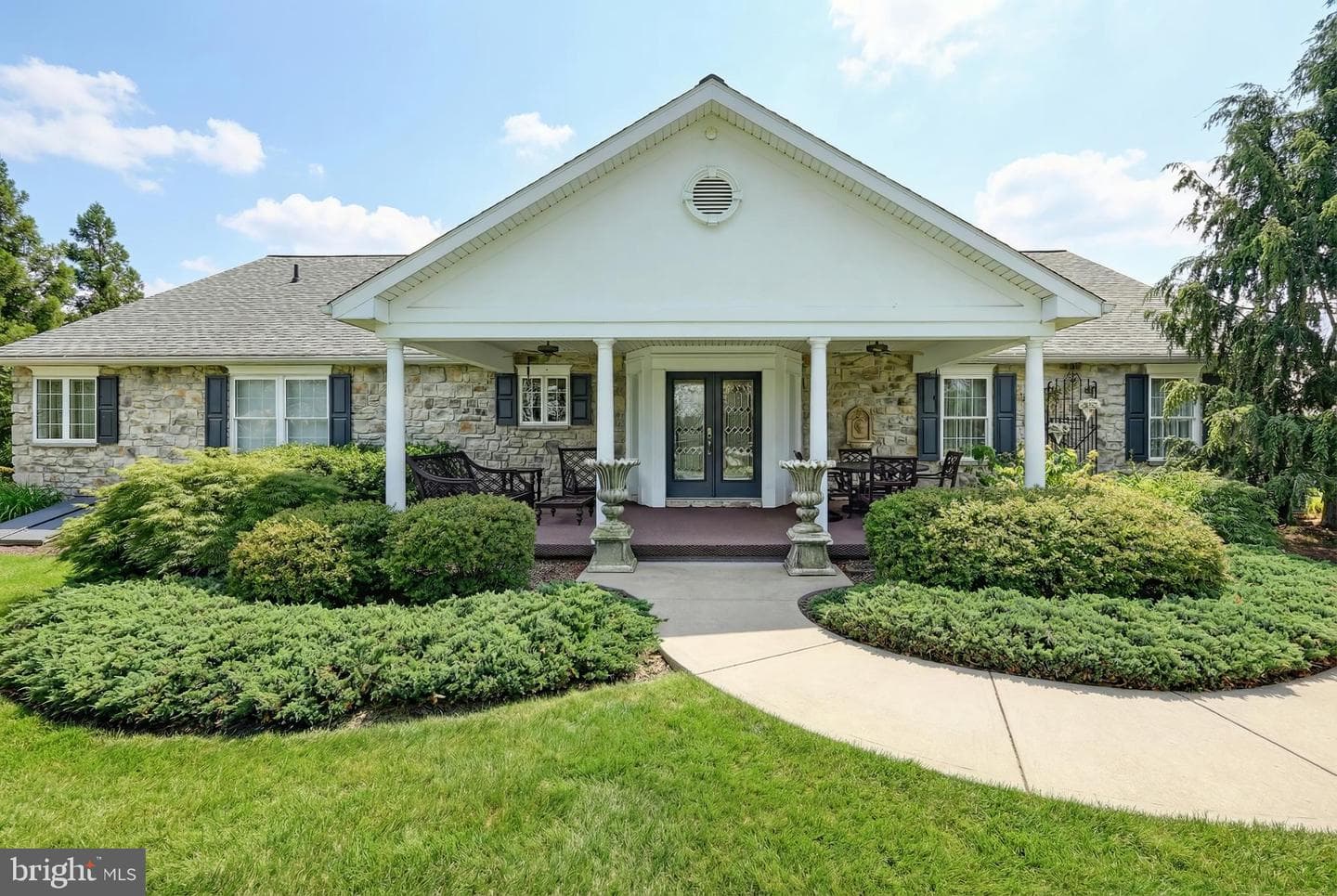 60 Hunters Circle photo 41
