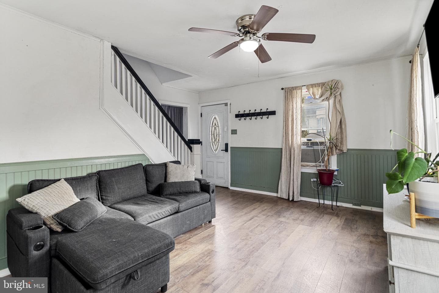 141 W King Street photo 5