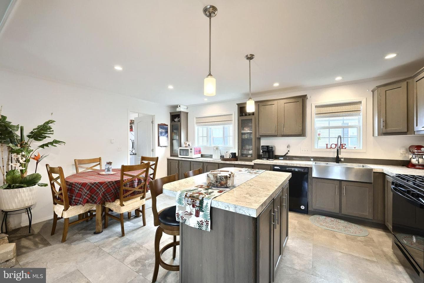 233 Eagle Drive photo 12