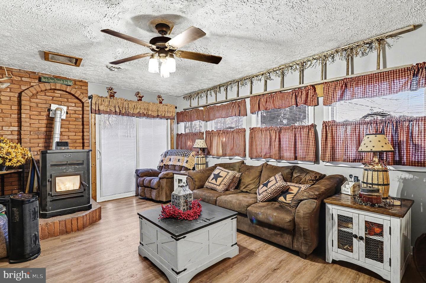 1245 Harney Road photo 6