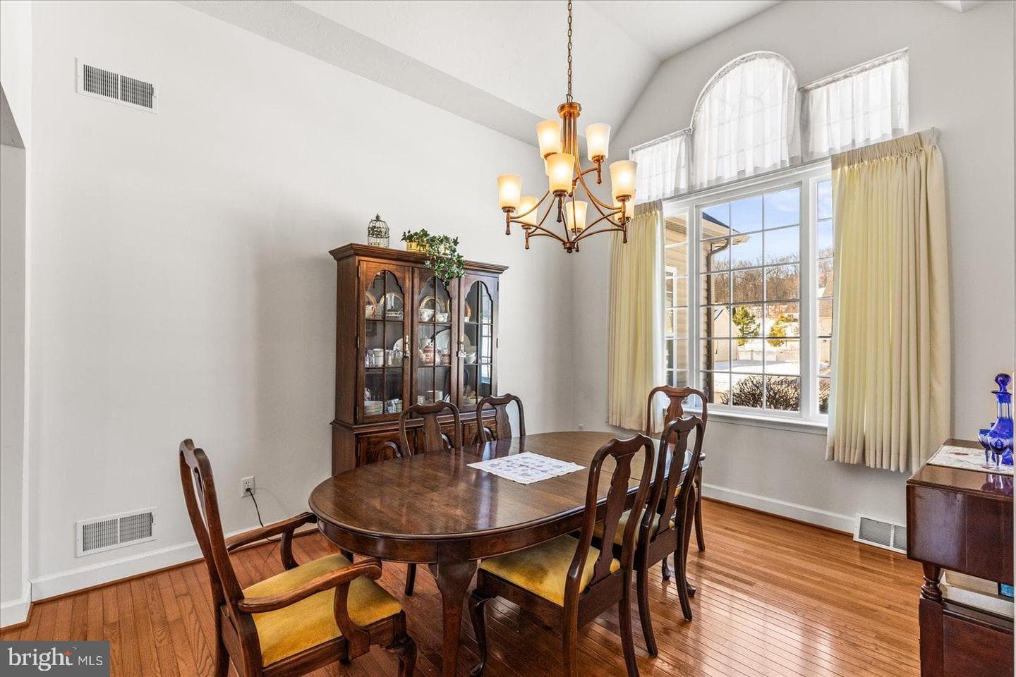 153 Laura Lane photo 11