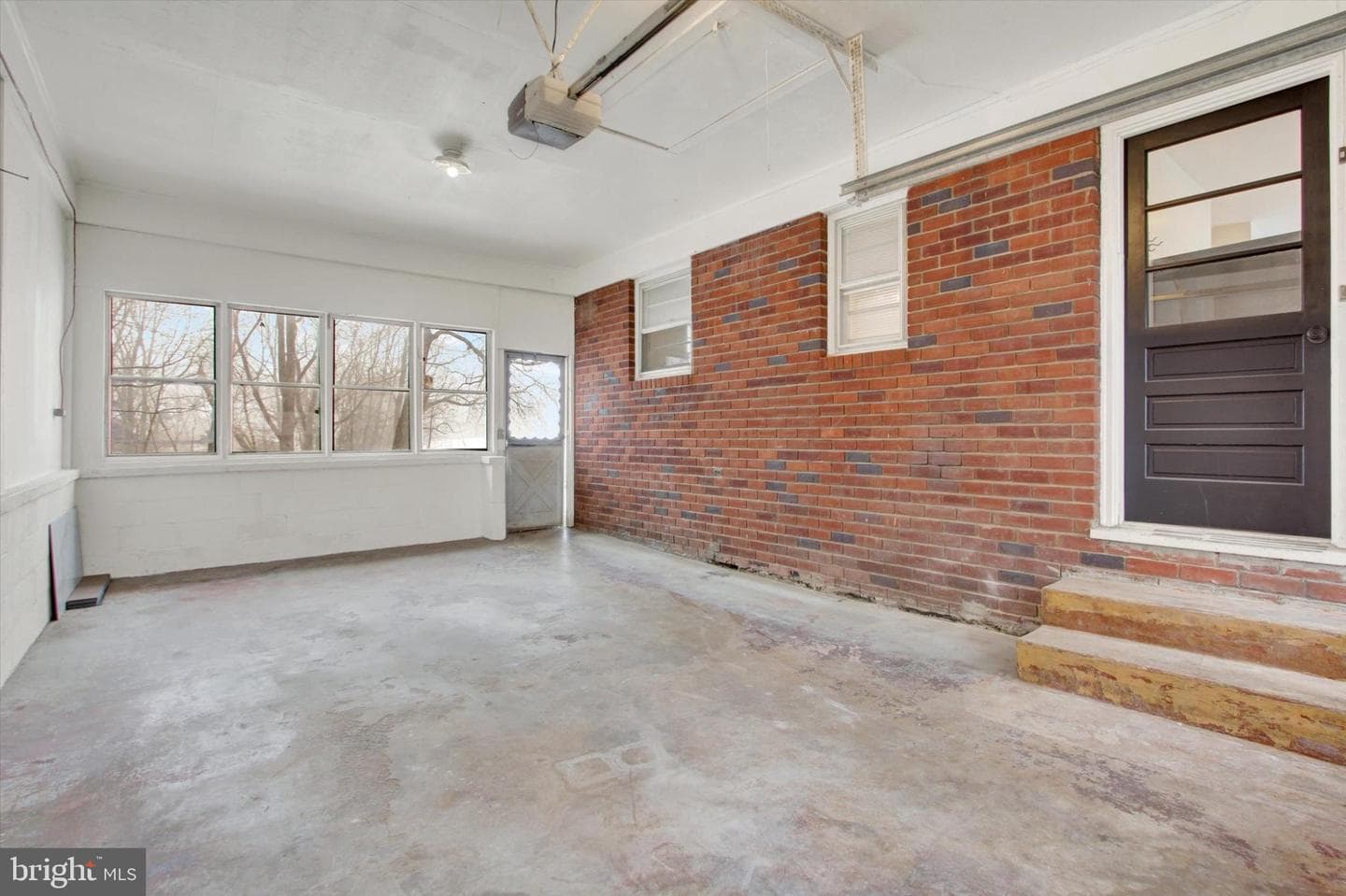 108 S Hickory Lane photo 17
