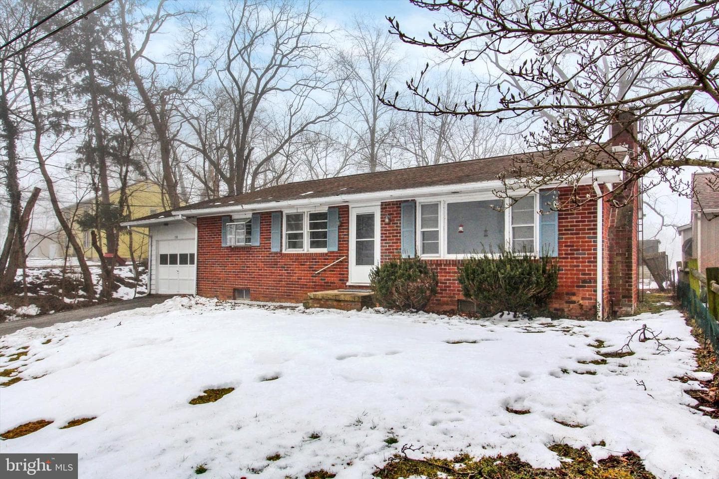 108 S Hickory Lane photo 2
