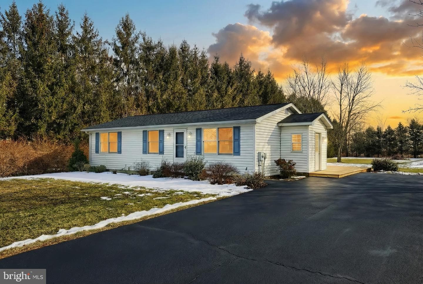 364 Sunset Road photo 1